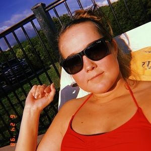 Meet your Posher, Sara